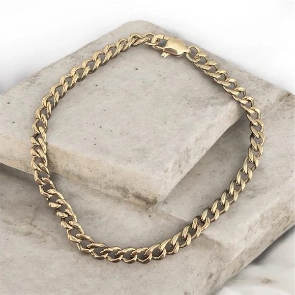 Cuban link Stainless Steel 8 inches long and 5mm width bracelet - Silver - Picture 3 of 6